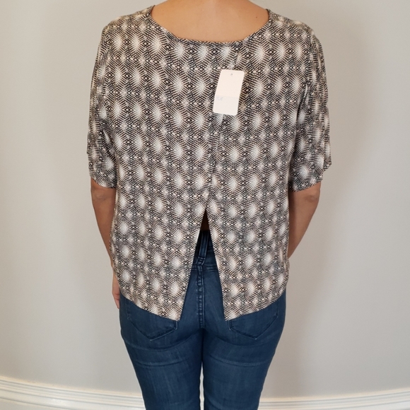 NWT WOMEN'S PRINTED SHORT SLEEVE BLOUSE T SHIRT - Picture 4 of 4